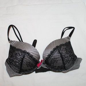 Victoria's Secret 34A Black Lace Push Up Bra